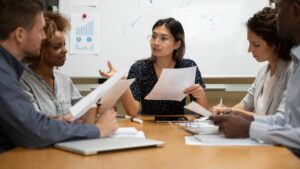 Manusia Harus Saling Berkomunikasi