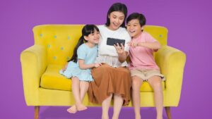 Percakapan Kesetiakawanan oleh Tiga Tokoh Berkarakter Berbeda