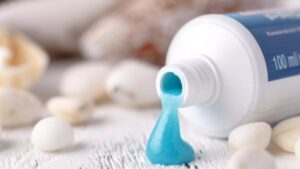 Bahan kimia untuk memperkuat enamel pada pasta gigi