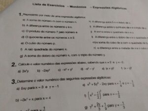Sederhanakan (2xy²/3x²y)³ : (4xy/3x²y³)²