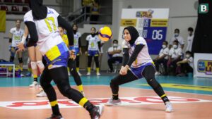 Cara Melakukan Passing Bawah dalam Bola Voli