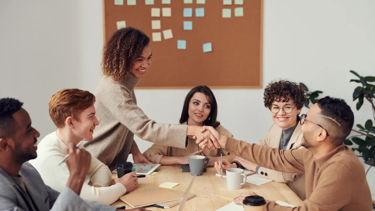 Perbedaan Wawancara dan Diskusi