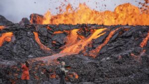 Material eflata saat gunung berapi meletus