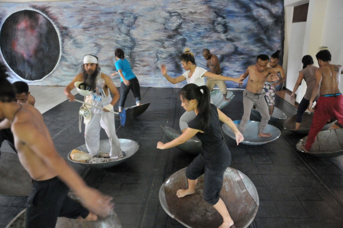 Sardono W. Kusumo: Biografi singkat dan pilihan pengungkapan idola