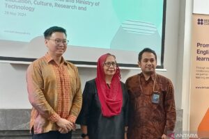 Terjemahkan ke Bahasa Inggris: Dekat, Nyaman, Sempurna, Takut Kehilangan