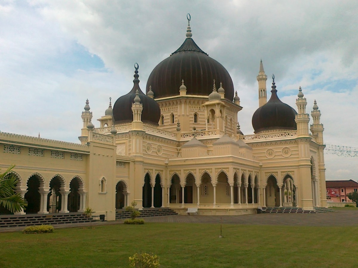 Alasan Masjid Zahir Dibangun