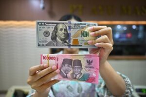 100 Juta Dolar Amerika Berapa Rupiah