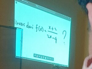 Mencari invers fungsi f(x) = (2x‑1)/(3x+4)