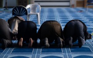 Orang‑orang yang tidak sah menjadi imam salat