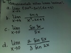 Tentukan nilai limit (3x²‑8x‑3)/(x²‑x‑6) saat x→3