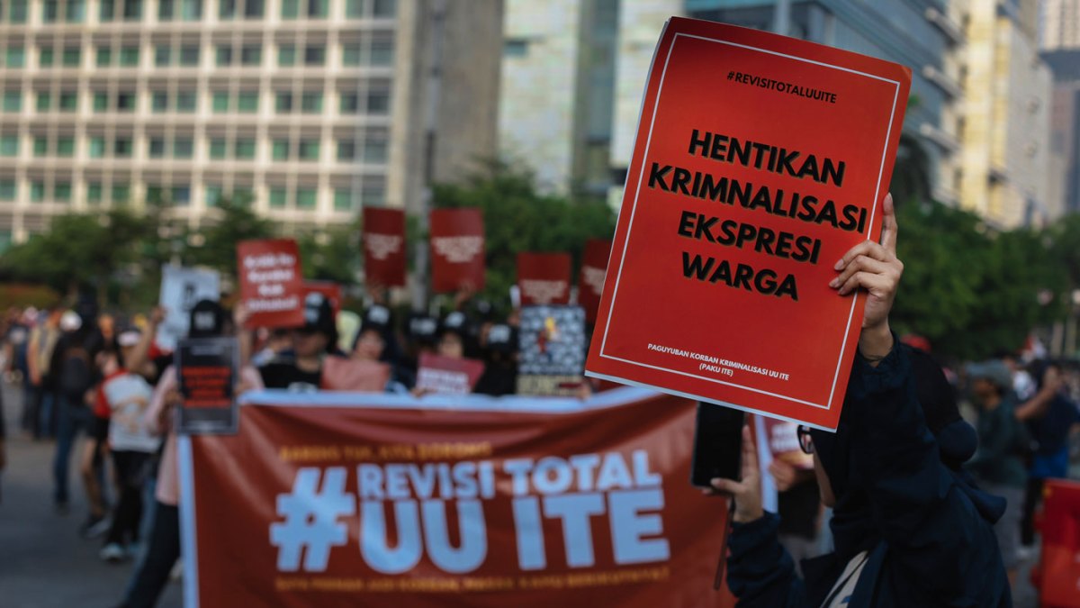 Bentuk Perlindungan dan Pembelaan Hukum bagi Pelaku Pasal 28 UU ITE