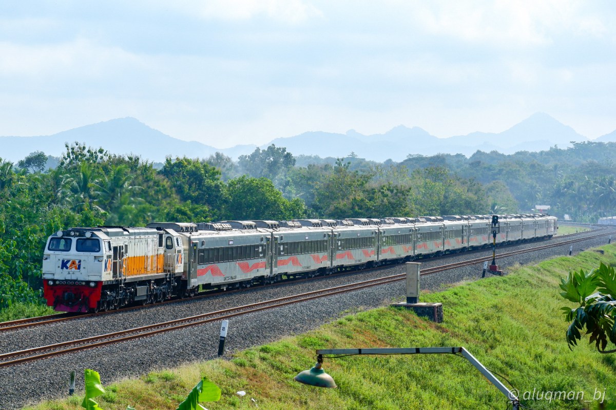 Mengapa api tampak bergerak dari jarak jauh