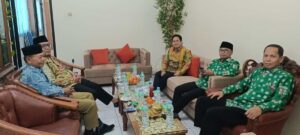 Evaluasi 176 + 65 - 13 × 31