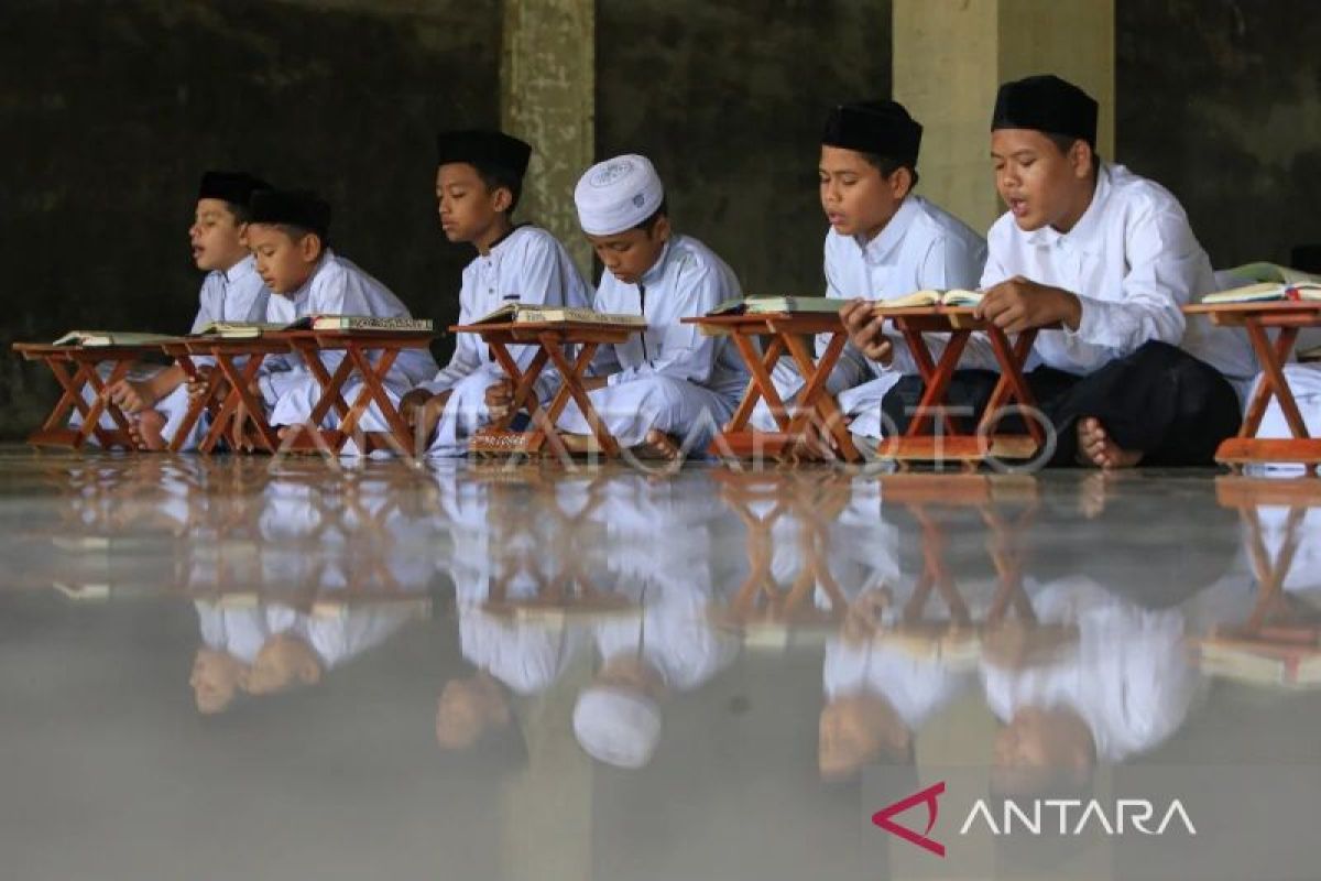 Cara Menjawab Tuduhan Kasar pada Anak Pesantren