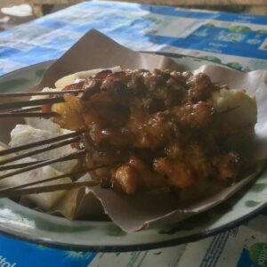 Deskripsi Sate Ambal dalam Tiga Paragraf