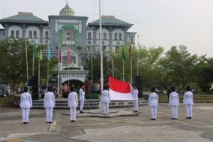 Pancasila: Meja Statis vs Leitser Dinamis