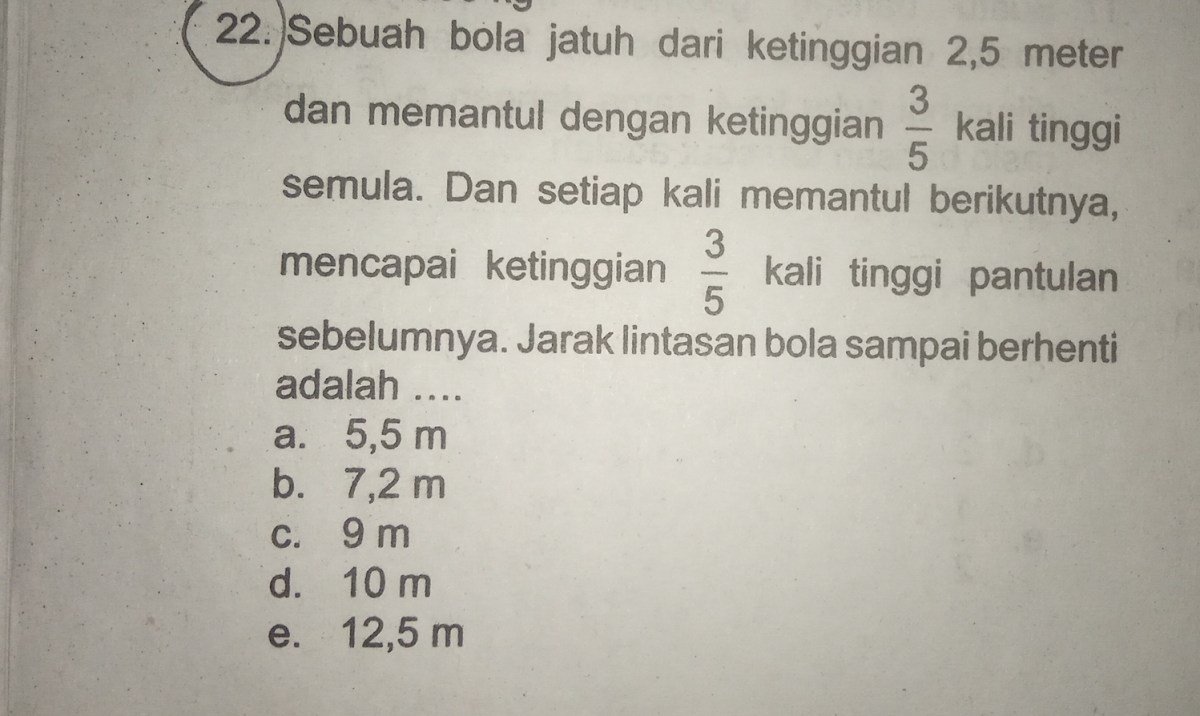 Tinggi dan lintasan bola pada pantulan ketiga setelah jatuh 3 m