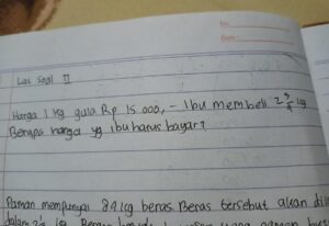 Ibu membeli 3 kg apel dan 2 kg jeruk seharga Rp46.000,00. Tentukan harga 1 kg jeruk jika harga 1 kg apel adalah Rp12.000,00.