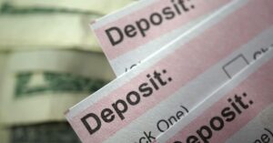 Perhitungan Bunga Deposito 4% dan 5% Selama 1 Tahun