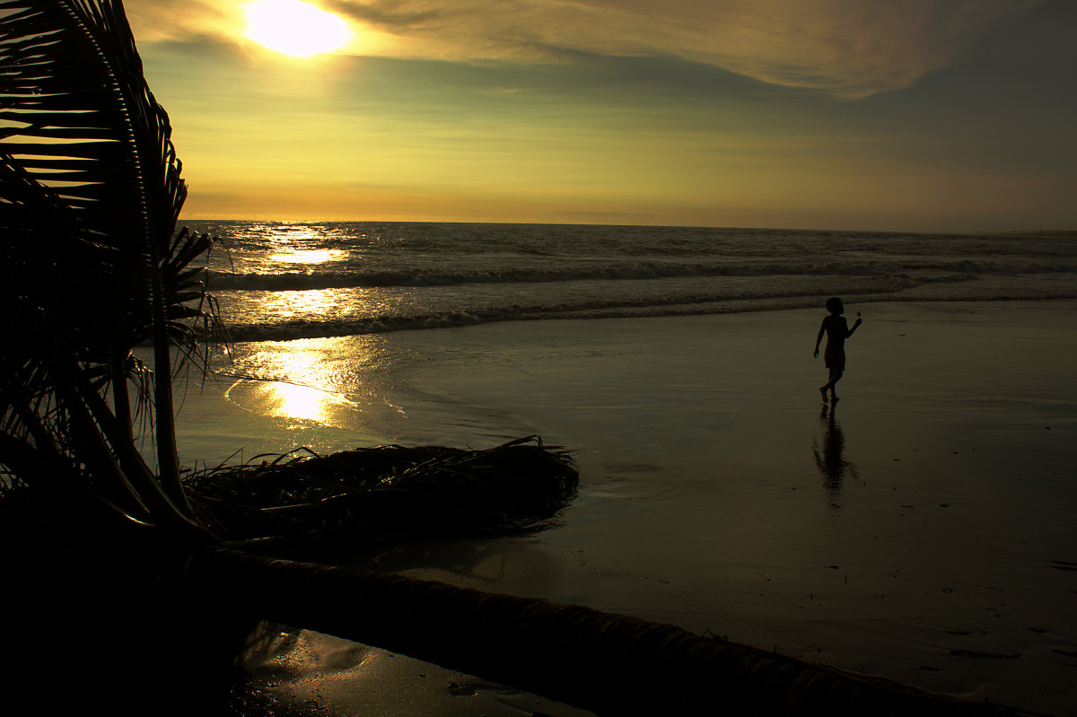 Cahaya Penyembuh yang Datang ke Pantai