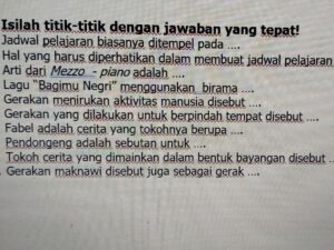 Isilah titik-titik berikut sehingga menjadi pecahan-pecahan yang senilai. a. 1/5 = /15 = 4/  = /60 b. 2/3  = /12 = 18/  = /45 c. a. 2/7 = /98 = 48/  =