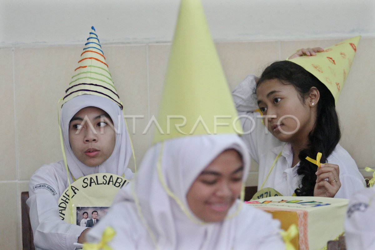 Bentuk Sosialisasi Khanza pada Kegiatan Orientasi Siswa SMA