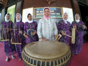 Perangkat Musik untuk Mengiringi Lagu Tradisi