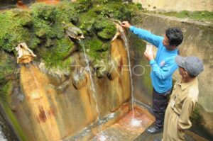 Kelebihan Air pada Suhu Panas