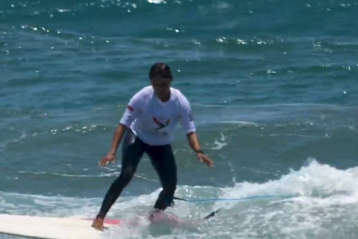 Berapa Lama Menunggu Agar Selancar Berada di Puncak Gelombang